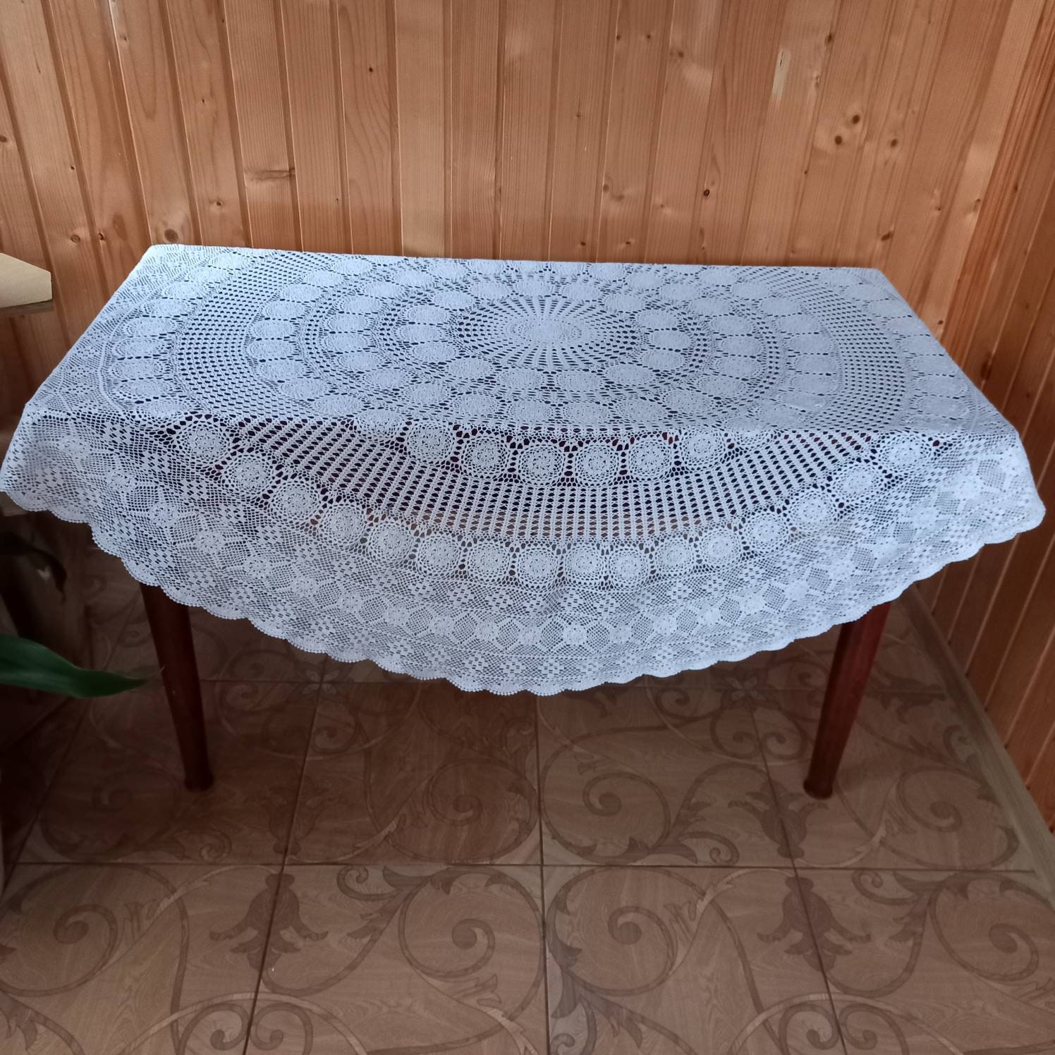 ホワイト レース編み テーブルクロス ハンドメイド　ビンテージ ヴィンテージかぎ針編みの白いテーブルクロス：ハンドメイドレース装飾