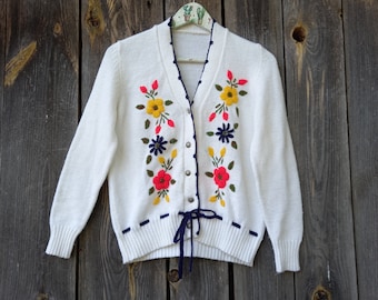 70s Vintage Embroidered Floral Cardigan: Ivory Knit Sweater Small