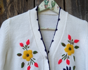 トップス Vintage cottonknit cardigan 70s 70s Vintage Embroidered Floral Cardigan Women Ivory Knit Sweater