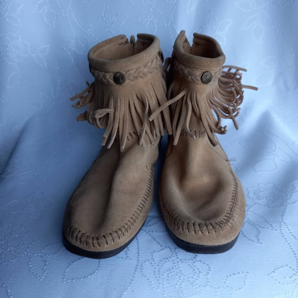90s Brown Vintage Suede leather shoes women Minnetonka 1990s Moccasin Fringe Size 8 boots Retro Boots party Native American Boho Back Zipper