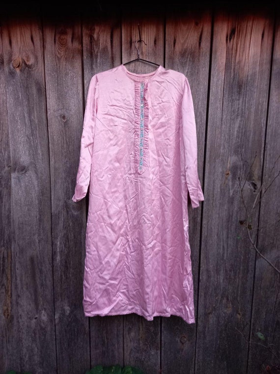 Vintage Victorian style nightgown women Pink nigh… - image 1