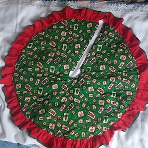 90s christmas tree skirt vintage Large tree Green skirt with ruffles Bear Stocking Gingerbread Star
