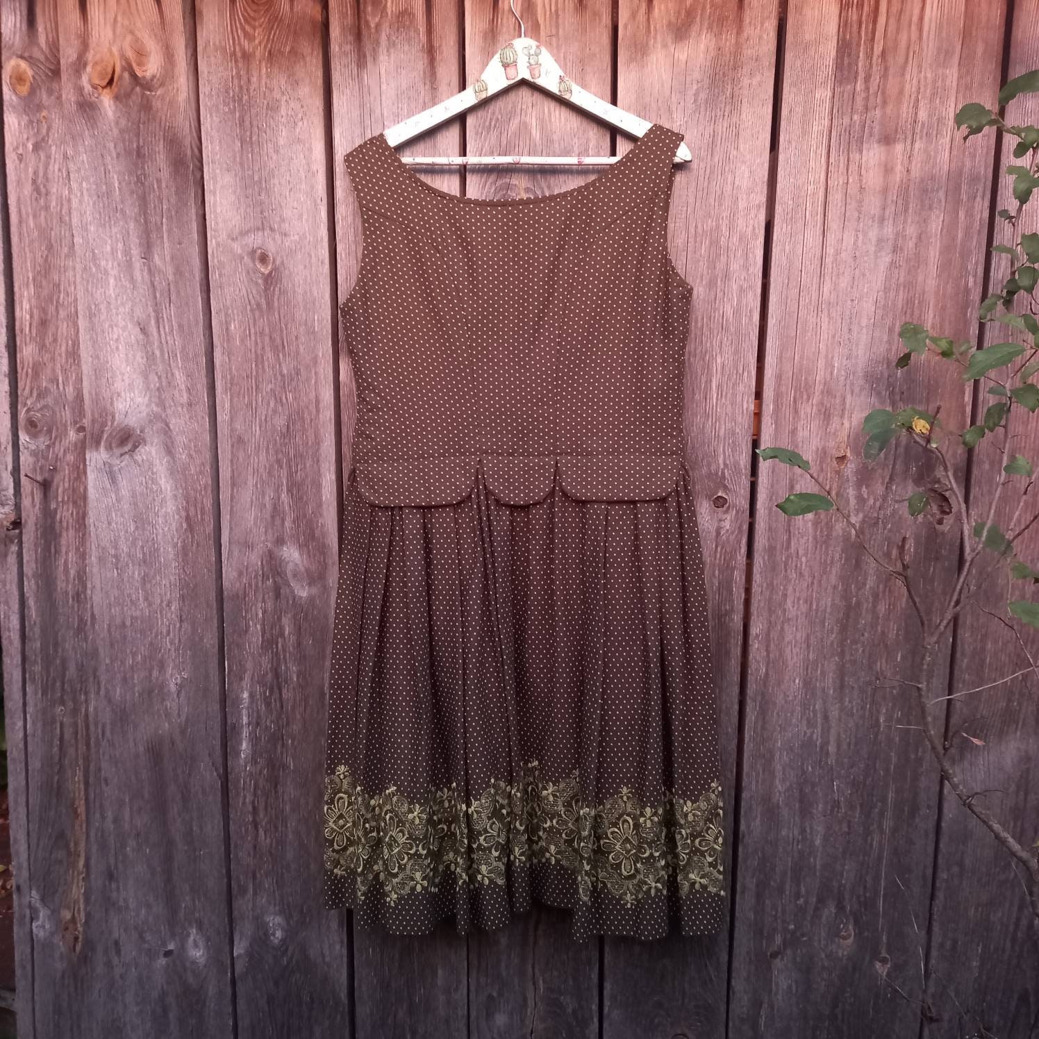 Vintage Brown Dirndl Dress: Bavarian Oktoberfest Costume, Size L