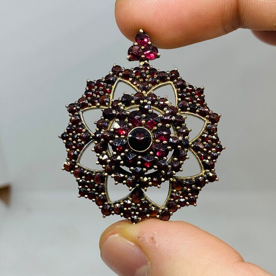 Silver Bohemian garnet pendant / brooch