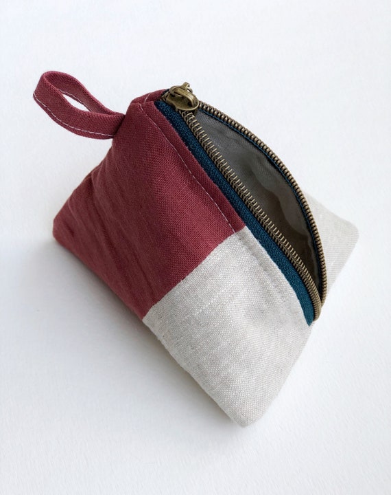 small zip up pouch