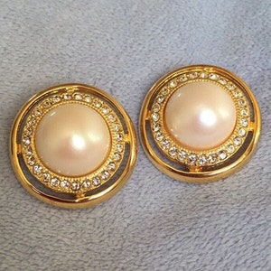 Vintage Doria Bijoux Pearl Clip on earrings w/crystals