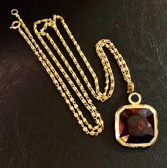 Chaîne En Métal Doré Vintage Avec Pendentif En Verre - Bijou Ancien Occasion - Jolie Pièce