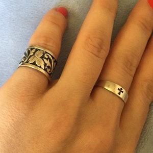 Vintage Sterling Silver pinky wide Ed Levin Band Ring Size 4.5 “Maple Grape vine“