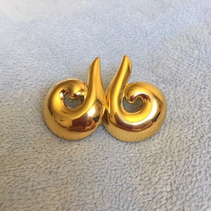 Vintage Trifari earrings Paisley Swirl earrings for pierced ears image 9