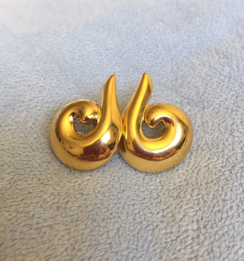 Vintage Trifari earrings Paisley Swirl earrings for pierced ears image 9