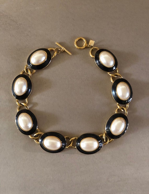 Vintage Anne Klein Chunky Pearl Enamel Oval Link T