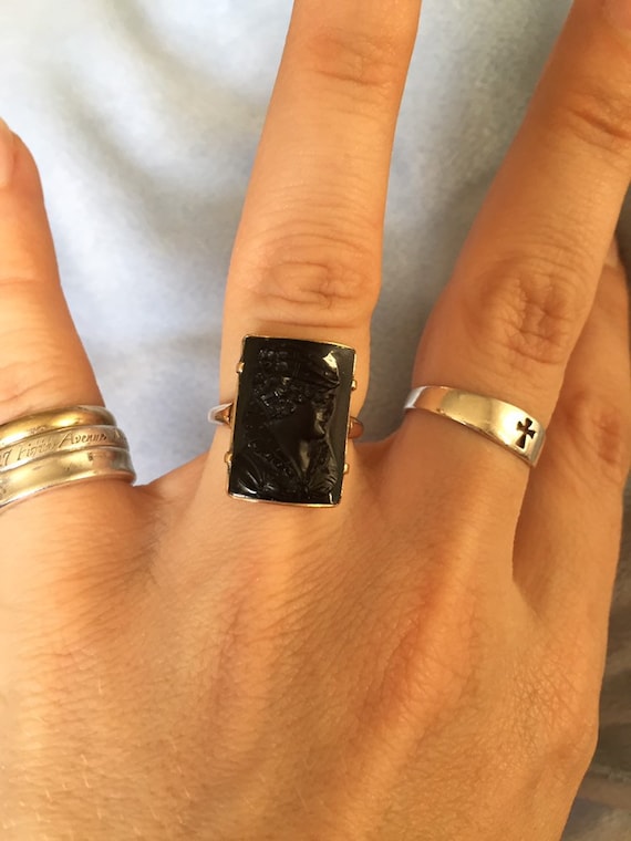Antique Solid Rose Gold 14K Onyx Cameo Ring - image 4