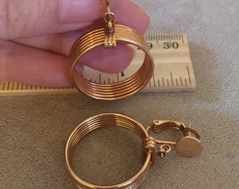 Pendientes colgantes vintage de oro rosa Sarah Coventry con cierre de palanca