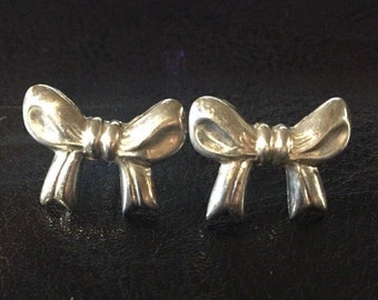 Pendientes de lazo de plata de ley con cinta vintage para orejas perforadas