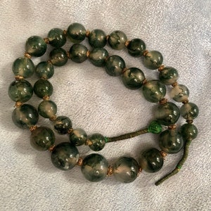 Antik Art Deco Halsband med Grön Mossa Agat, Graderad Klot 45 cm