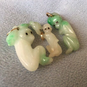 Spectacular 3D Antique Apple Green Jade trio Monkey Charms pendants