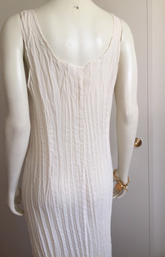 Vintage 1970s Ivory Lace Accordion pleated underg… - image 10