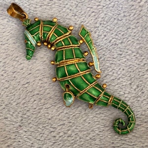 Art Deco Antique Chinese Export Gilt Silver Green Blue Enamel 3D Seahorse Pendant Articulated