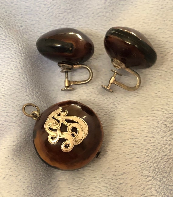 Victorian Sterling Script Initial Conker Nut Pend… - image 4