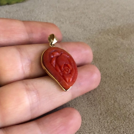 Vintage 18K Gold Carved Red Coral Rose Cameo tear… - image 7