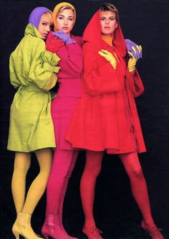 Vintage Classic 1980’s Fashion Lady w/red stockin… - image 6