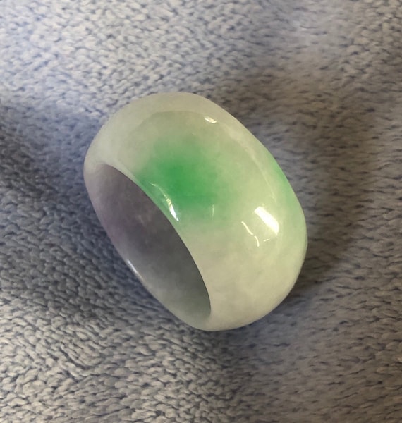 Outstanding Lavender Apple Green Carved Jade Band 