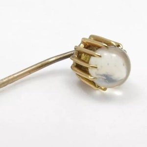 Antique 10K Yellow Gold ~5MM Moonstone Prong Set Stick Pin