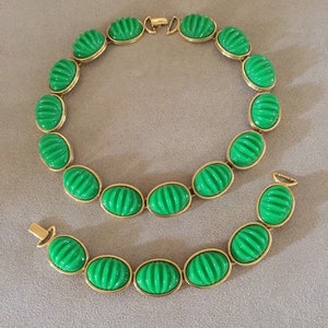 Vintage 1950’s Monet Green Ribbed Lucite Necklace and bracelet set
