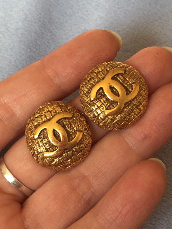 Chanel Vintage Black/Gold CC Logo Chain Wrapped Earrings