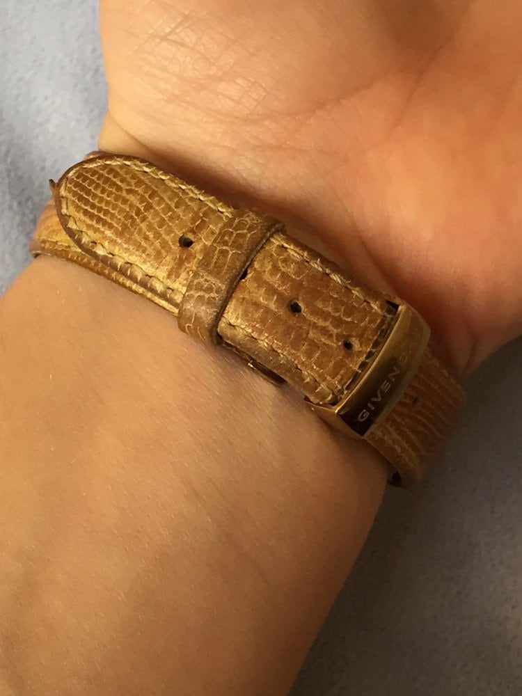 Givenchy watch deals womens gold
