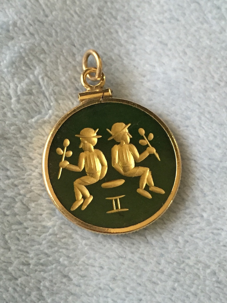 14K Gold Spinach Jade Gemini Coin Pendant - Etsy Sweden
