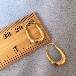 Vintage Lightweight 10K Gold Earrings very Small basket hoops dainty earrings