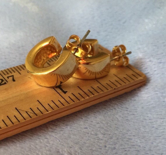 CHANEL 22P Light Gold Logo CC Pendant Small Hoop Earrings