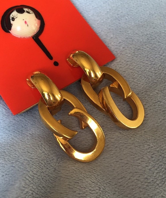 GUCCI' letter hoop earrings in gold-toned