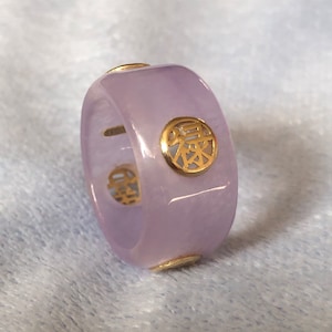 Beautiful 14K Gold Asian Character Purple Lavender Jade Band Ring Size 8