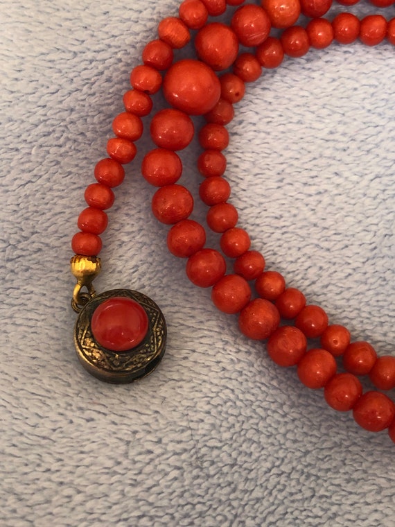 Antique Carved Salmon Red Coral Necklace Graduate… - image 2