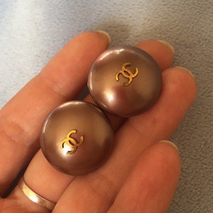 Vintage CHANEL earrings Chanel Logo Earrings w/pearls 26
