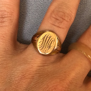 Antique Solid Gold Flat Signet Ring Unisex Size 6.5 M initial or W