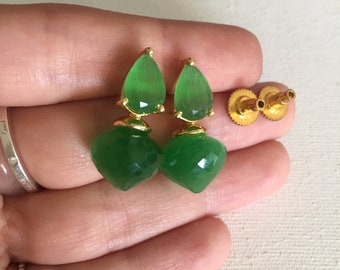 Vintage Gold Green Faceted Agate Classic Cone Drop Earrings for pierced ears