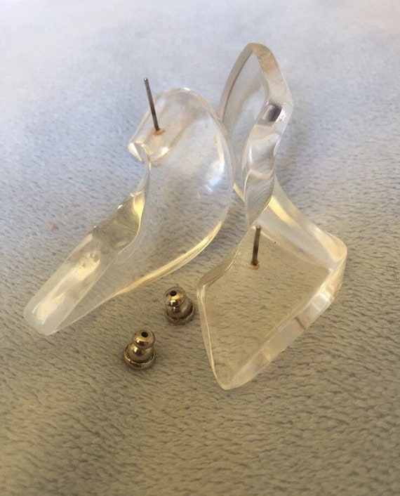 Modernist 1970’s Abstract wave Lucite earrings - image 2