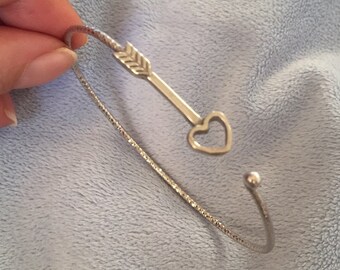 Bracciale rigido avvolgente cuore in argento sterling Vtg con freccia da 7 pollici con taglio a diamante per San Valentino