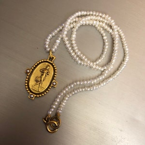 Vintage Alva Museum Smithsonian Pearl Necklace W/Goddess Amulet