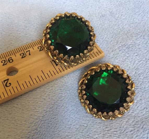 Large Deep Green Glass earrings older vintage cli… - image 5