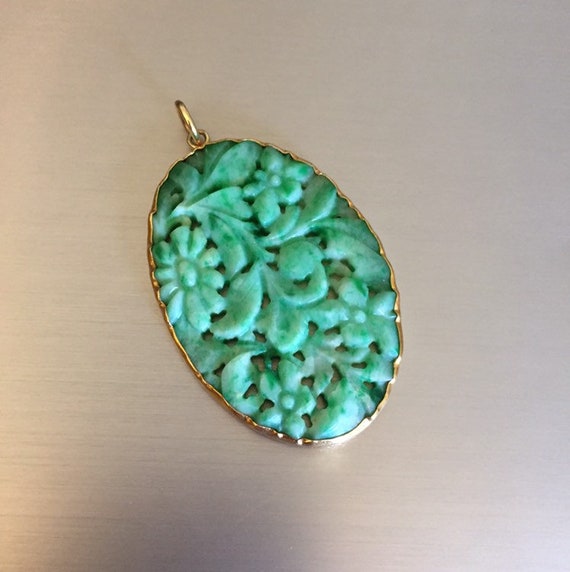 Spectacular 14K Gold Apple Green Jade Large Penda… - image 1