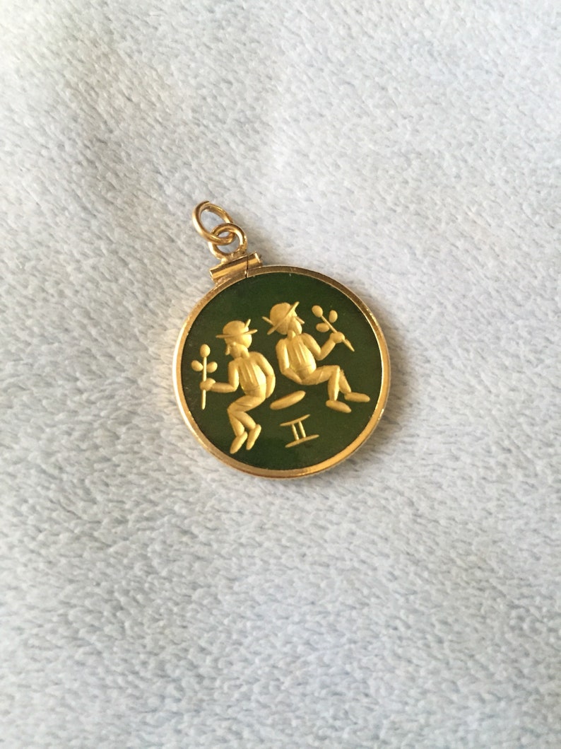 14K Gold Spinach Jade Gemini Coin Pendant - Etsy Sweden