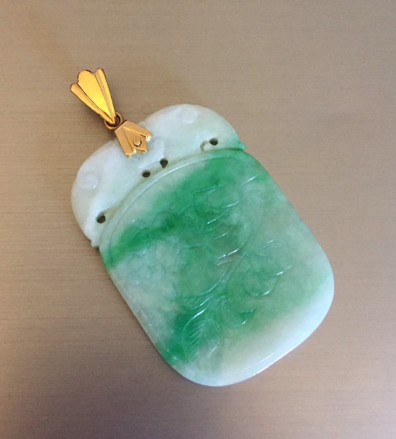 18K Gold Apple Green Jade Pendant Cushion Carved W