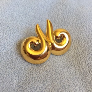 Vintage Trifari earrings Paisley Swirl earrings for pierced ears image 3