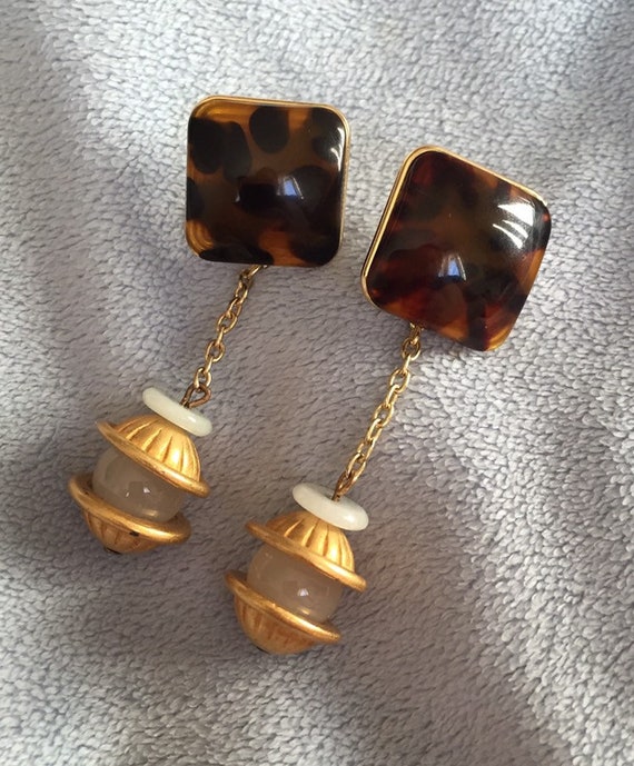 Vintage Matte gold Etruscan earrings W/Jade drops - image 6