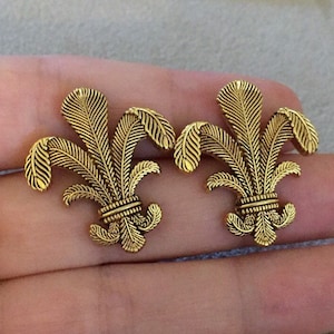 Vintage Ralph Lauren antiek-vergulde Fleur de Lis oorbellen voor gaatjes in de oren