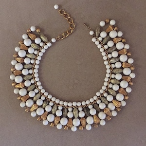 Outstanding Vintage 1950’s Monet Necklace Beautiful Collar Necklace adjustable